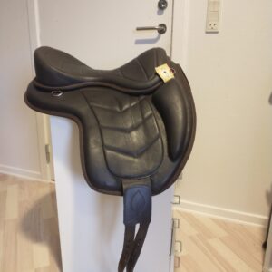 Brugt demosadel i mørk brun 17"